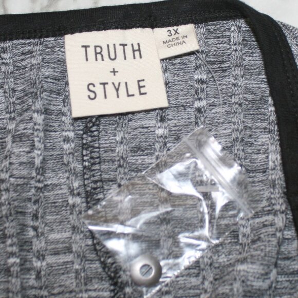 TRUTH + STYLE Top Knit Oversized Asymmetrical Sweater Marled Gray Plus Size 3X - Picture 6 of 13